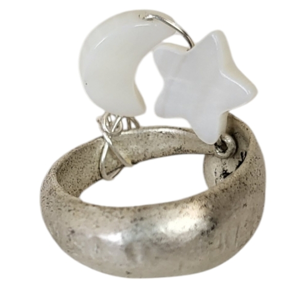 Moon Star Mother Of Pearl Pewter Ring - Picture 2 of 3